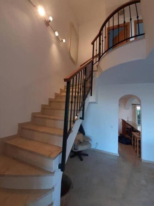 3 Bedroom Home With Amazing Views & Outdoor Spaces Манилва Екстериор снимка