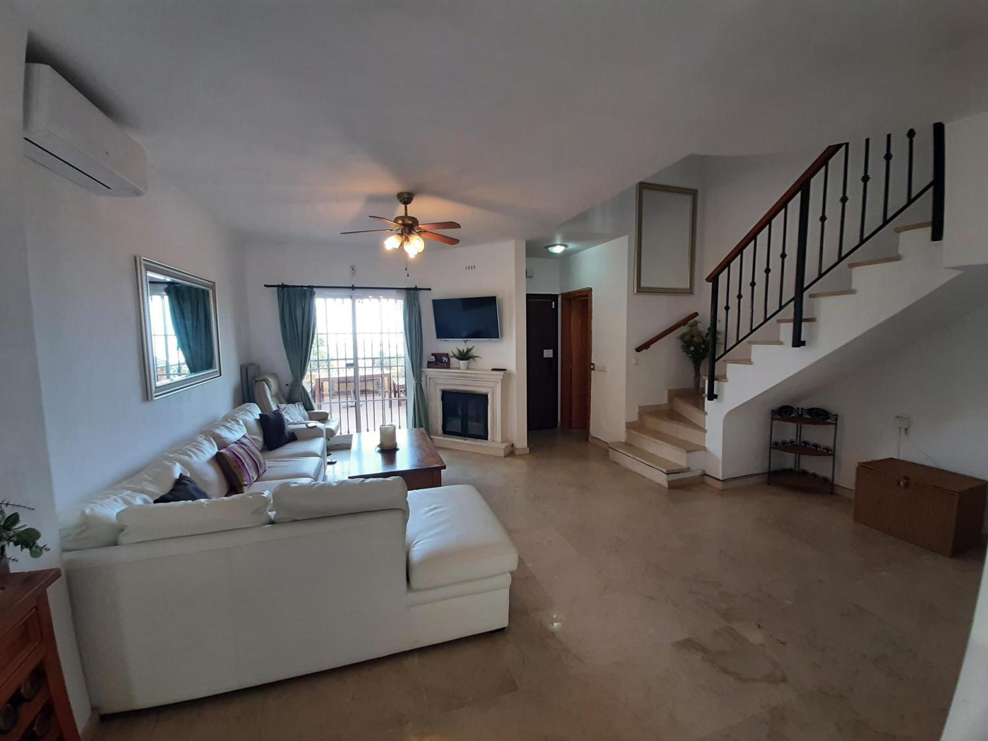 3 Bedroom Home With Amazing Views & Outdoor Spaces Манилва Екстериор снимка